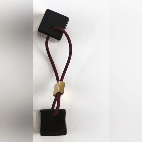 Authentic Louis Vuitton cube elastic hair tie black resin - Picture 2 of 3
